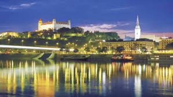 Za historií za hranice