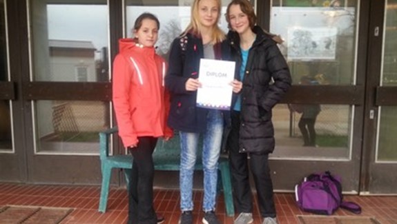 Postup dívek nižšího stupně gymnázia Bigy do republikového  finále ve stolní