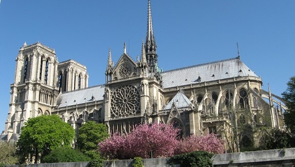 Qu´est-ce que nous intéresse? Cuisine, culture, Notre Dame...